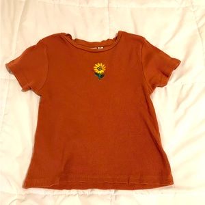 Mighty Fine medium baby doll shirt with sunflower. Cooper brown color G